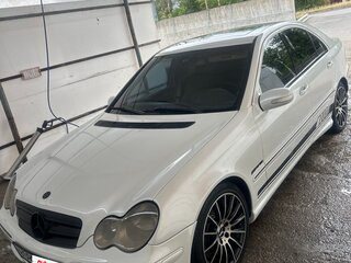 2005 Mercedes-Benz C-Класс 230 II (W203) Рестайлинг, белый, 960000 рублей, вид 2