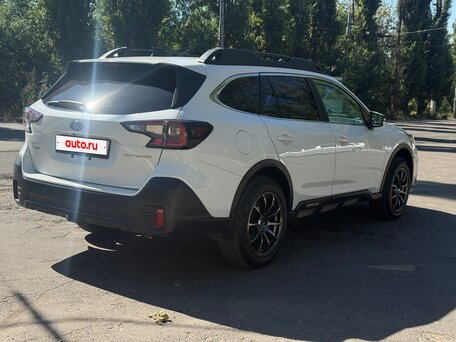 2022 Subaru Outback VI Рестайлинг, белый, 3600000 рублей, вид 4