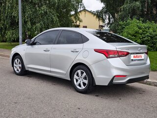 2017 Hyundai Solaris II, серебристый, 790999 рублей, вид 5