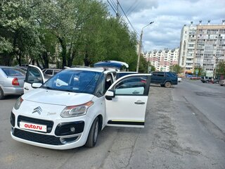 2011 Citroen C3 Picasso I, белый, 650000 рублей, вид 3