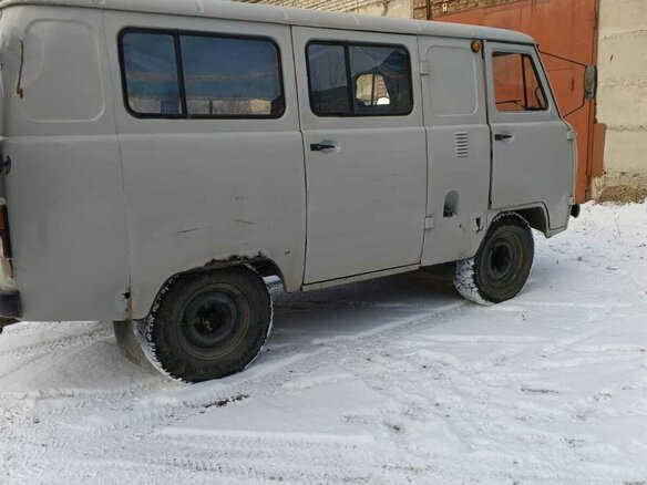 2001 УАЗ 3962, серый, 300000 рублей - вид 2