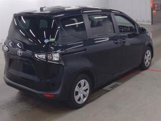 2021 Toyota Sienta II Рестайлинг, чёрный, 1710000 рублей, вид 2