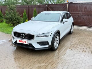 2019 Volvo V60 Cross Country II, белый, 2850000 рублей, вид 2