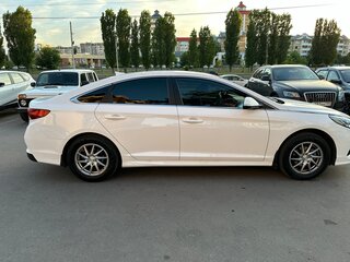 2019 Hyundai Sonata VII (LF) Рестайлинг, белый, 2350000 рублей, вид 3