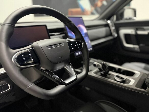 2025 Jaecoo J7 I, серебристый, 3169000 рублей - вид 1