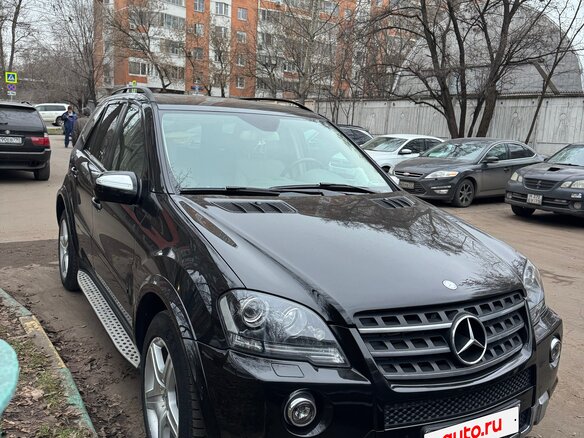 2009 Mercedes-Benz M-Класс 320 II (W164) Рестайлинг, чёрный, 1500000 рублей - вид 2