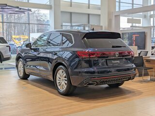 2025 Volkswagen Touareg III Рестайлинг, синий, 8590000 рублей, вид 4