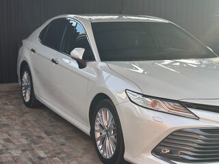 2020 Toyota Camry VIII (XV70), белый, 2999000 рублей, вид 1