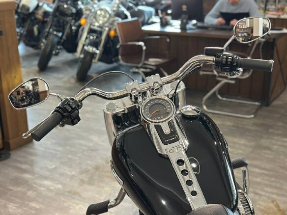 2023 Harley-Davidson Fat Boy, чёрный, 3300000 рублей - вид 6