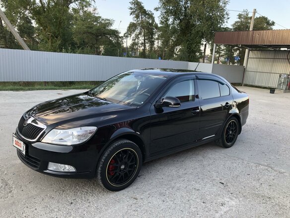 2013 Skoda Octavia II (A5) Рестайлинг, чёрный, 900000 рублей