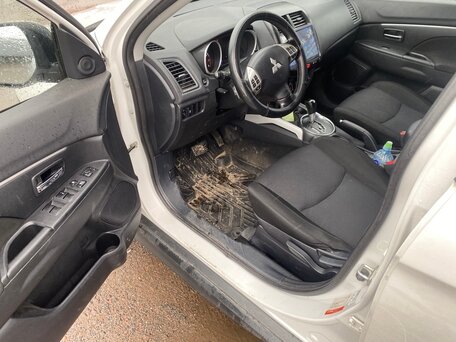 2011 Mitsubishi ASX I, белый, 731000 рублей, вид 5