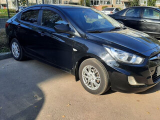 2013 Hyundai Solaris I, чёрный, 710000 рублей, вид 4