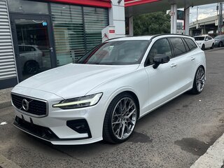 2019 Volvo V60 II, белый, 2800000 рублей, вид 1