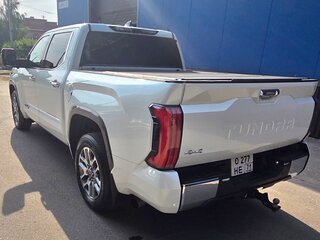 2022 Toyota Tundra Crew Max CrewMax III, белый, 7990000 рублей, вид 4