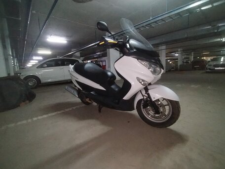 2015 Suzuki Burgman UH 200, белый, 190000 рублей, вид 2