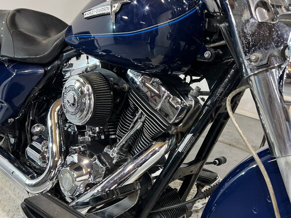 2010 Harley-Davidson Road King, синий, 610000 рублей - вид 14