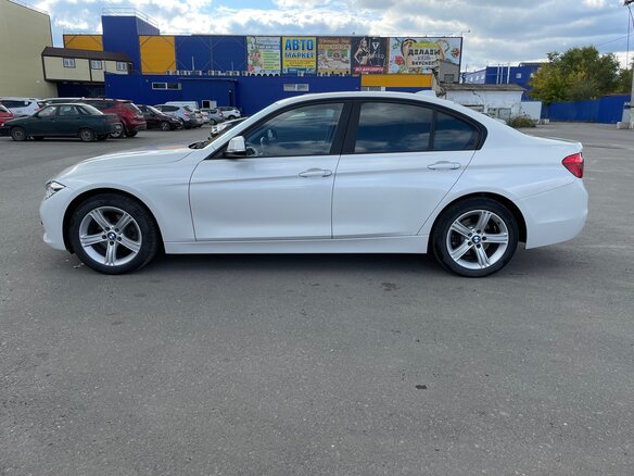 2017 BMW 3 серии 320i xDrive VI (F3x) Рестайлинг, белый - вид 3
