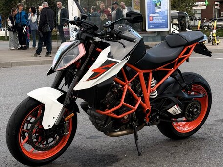 2018 KTM 1290 Super Duke R, оранжевый, 990000 рублей, вид 5