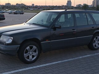 1994 Mercedes-Benz E-Класс 200 I (W124), чёрный, 550077 рублей, вид 1