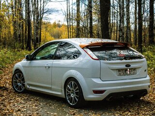 2008 Ford Focus ST II Рестайлинг, белый, 1100000 рублей, вид 4