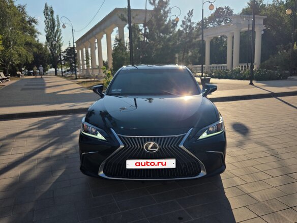 2020 Lexus ES 250 VII, чёрный, 4500000 рублей