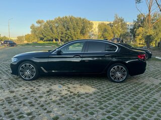 2018 BMW 5 серии 520i VII (G30/G31/G38), чёрный, 2400000 рублей, вид 3