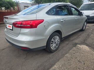 2016 Ford Focus III Рестайлинг, серебристый, 1100000 рублей, вид 4