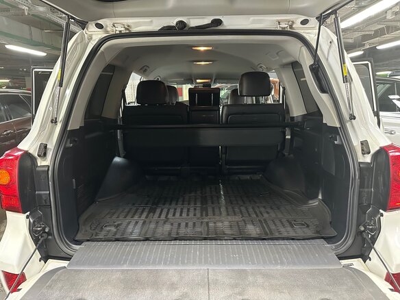 2014 Toyota Land Cruiser 200 Series Рестайлинг 1, белый, 3900000 рублей - вид 9