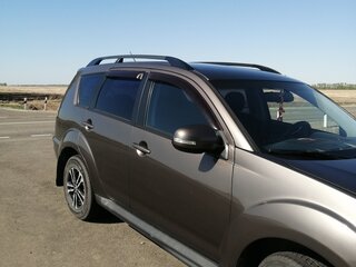 2010 Mitsubishi Outlander II Рестайлинг, коричневый, 1200000 рублей, вид 4