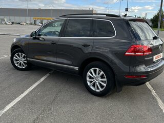 2010 Volkswagen Touareg II, серый, 1890000 рублей, вид 5