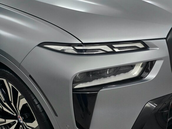 2022 BMW X7 M60i I (G07) Рестайлинг, серый, 15800000 рублей - вид 32