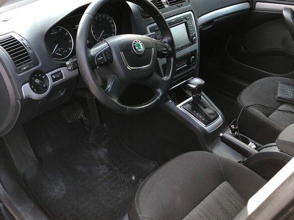 2013 Skoda Octavia II (A5) Рестайлинг, чёрный, 900000 рублей - вид 5