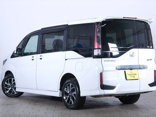 2018 Honda Stepwgn Spada V Рестайлинг, белый, 2299000 рублей, вид 4
