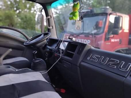 2014 Isuzu Elf (N-series), синий, 3600000 рублей, вид 4