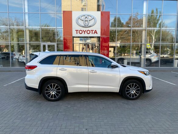 2019 Toyota Highlander III (XU50) Рестайлинг, белый - вид 3