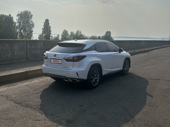 2017 Lexus RX 200t IV, серый, 3990000 рублей - вид 1