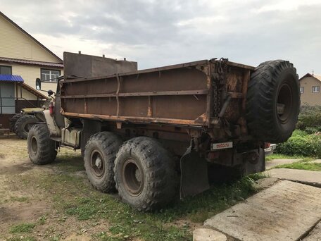 1986 Урал 5557, бежевый, 300000 рублей, вид 2