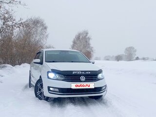 2016 Volkswagen Polo V Рестайлинг, белый, 1100000 рублей, вид 2