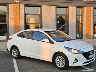 2021 Hyundai Solaris II Рестайлинг, белый, 1700000 рублей, вид 3