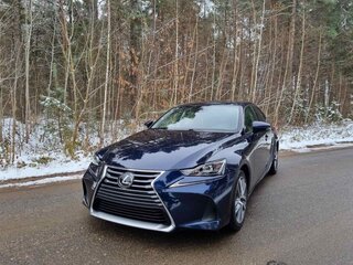 2019 Lexus IS 300 III Рестайлинг, синий, 2380000 рублей, вид 1
