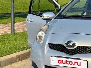 2009 Toyota Vitz II (XP90), серый, 625000 рублей, вид 2