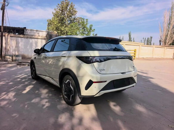 2026 BYD Dolphin 45.12 kWh I Рестайлинг, бежевый - вид 5