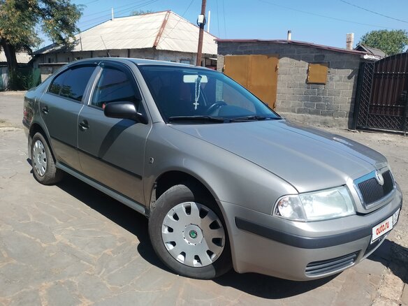 2008 Skoda Octavia I (A4) Рестайлинг, серебристый, 700000 рублей - вид 1