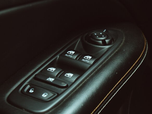 2018 Jeep Compass II, голубой, 2000000 рублей - вид 15