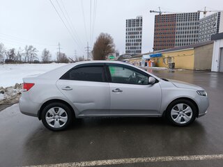 2010 Kia Cerato 4-speed II, серебристый, 520000 рублей, вид 3