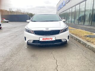 2018 Kia Cerato III Рестайлинг (Classic), белый, 1300000 рублей, вид 2