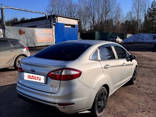 2015 Ford Fiesta Mk6 Рестайлинг, серебристый, 839000 рублей, вид 3