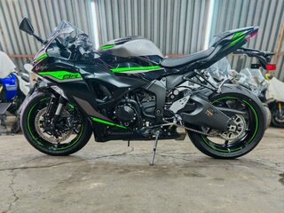 2025 Kawasaki ZX-6 Ninja, чёрный, 1330000 рублей, вид 4