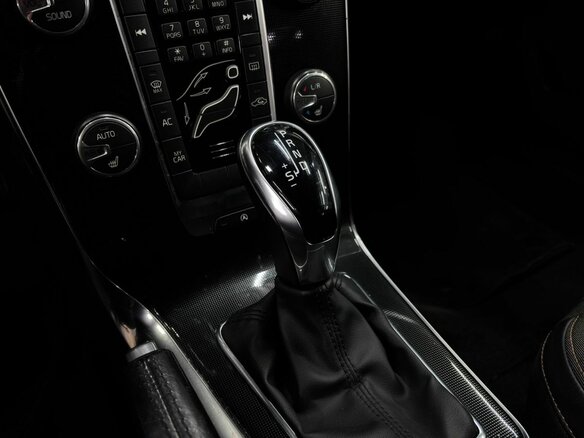 2017 Volvo V40 Cross Country I Рестайлинг, белый, 1499888 рублей - вид 15