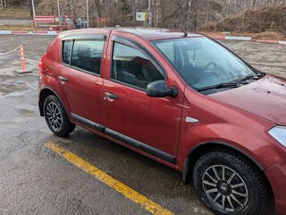 2012 Renault Sandero I, красный, 740000 рублей, вид 4